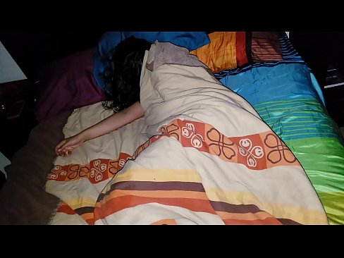 ❤️ 继子在年轻的继母睡觉时责骂她 ❤️❌ Anal video❌❤
